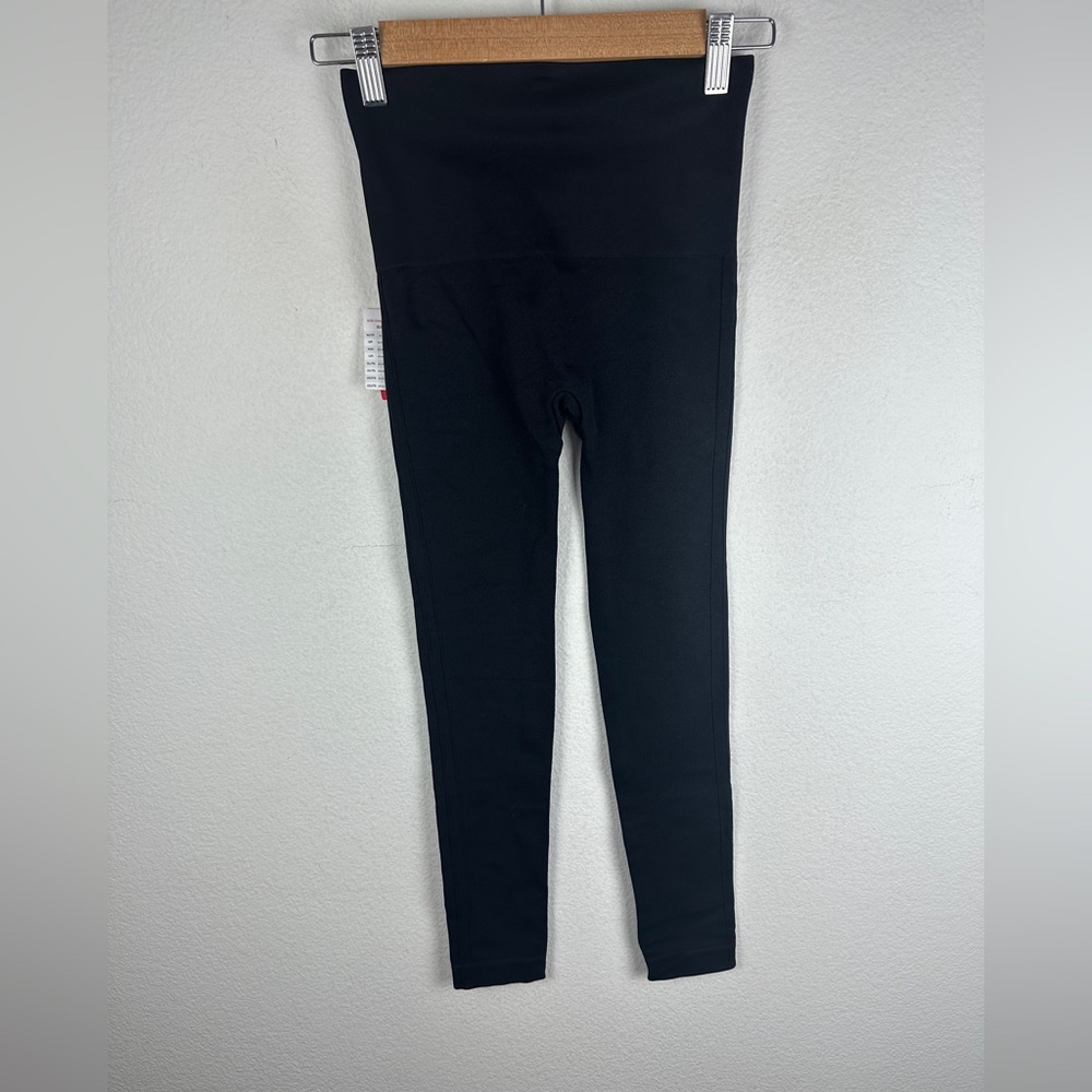 SPANX Look at me now Seamless Leggings Very Black Women’s Small Petite NWT